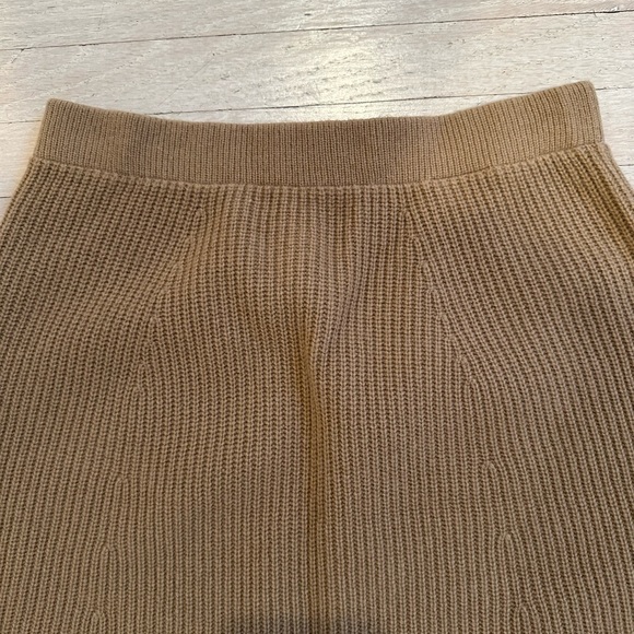 Uniqlo Premium Lambswool Mini Skirt - Picture 7 of 8